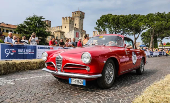 阿尔法罗密欧老爷车 北京雁栖岛优雅大展