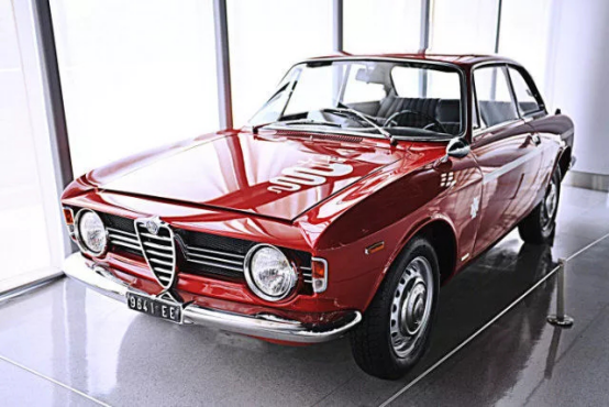 阿尔法罗密欧老爷车 北京雁栖岛优雅大展