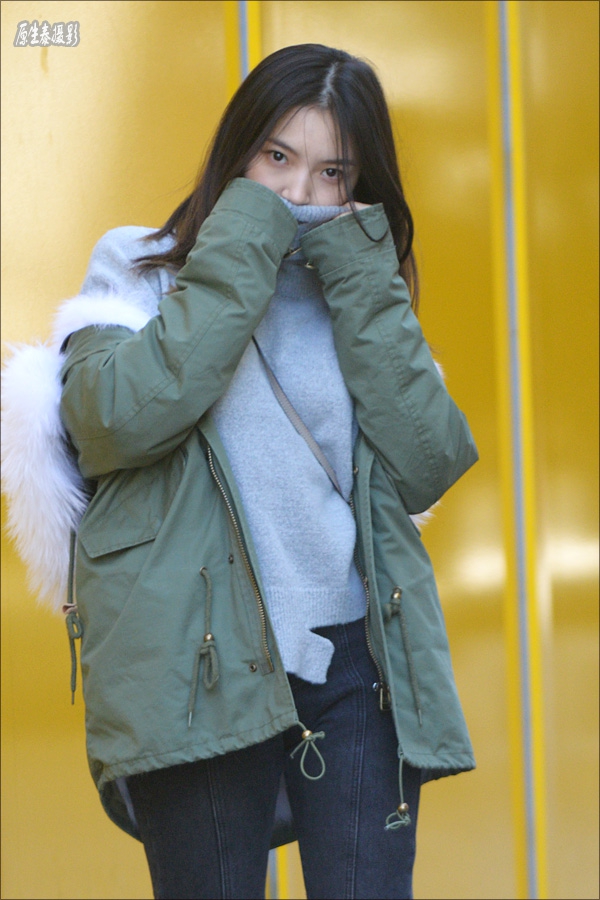 冬季街头的高颜值美女