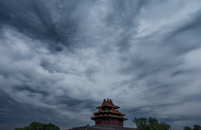 实拍:北京故宫角楼糙面云奇观