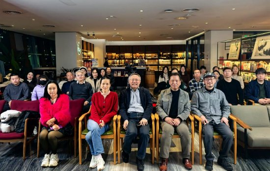 �α�����ߺ�Ӱ