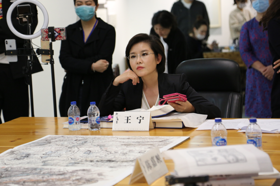 央视主持人,"镜阅读"计划发起人王宁主持对谈环节