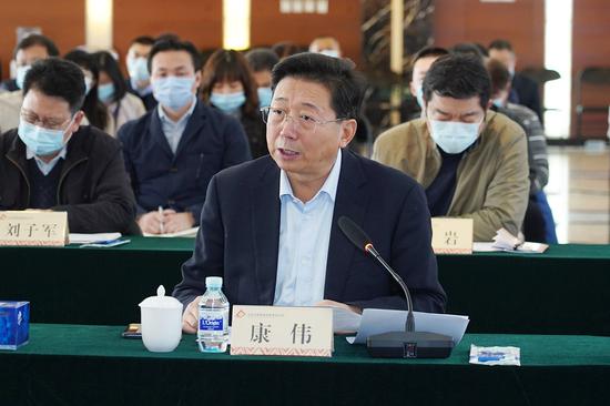 北京出版集团党委书记,董事长康伟发言