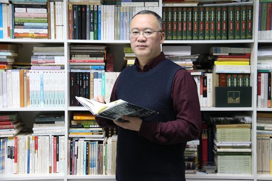 资深出版人曹元勇作为文学博士出身,有着近二十年出版经验,和莫言