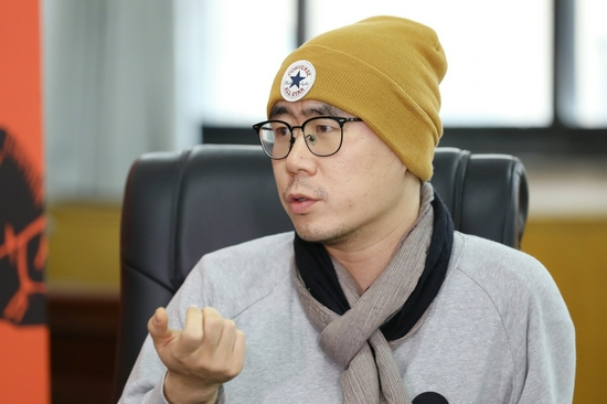 石一枫:范稳的《太阳转身》为这个时代的作家树立了一个榜样