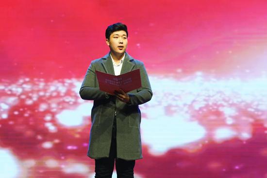 崔海文朗诵《祖国啊,亲爱的祖国》