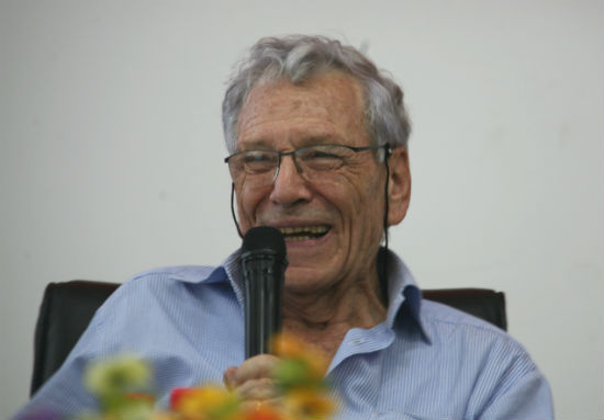 阿摩司·奥兹2016年访华时的留影