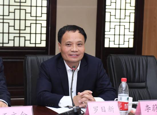 罗日新作品《钢的城》在京研讨:工业题材小说的新收获