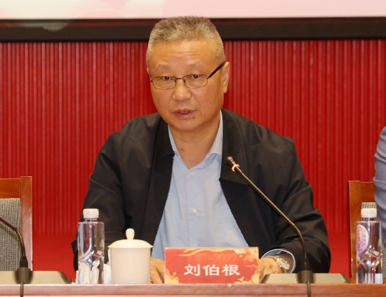 人民文学出版社总编辑李红强,三联书店总经理宋志军,集团办公室主任