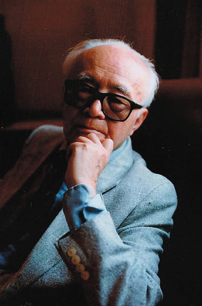 再读黄仁宇:进步的名目下有许多陷阱