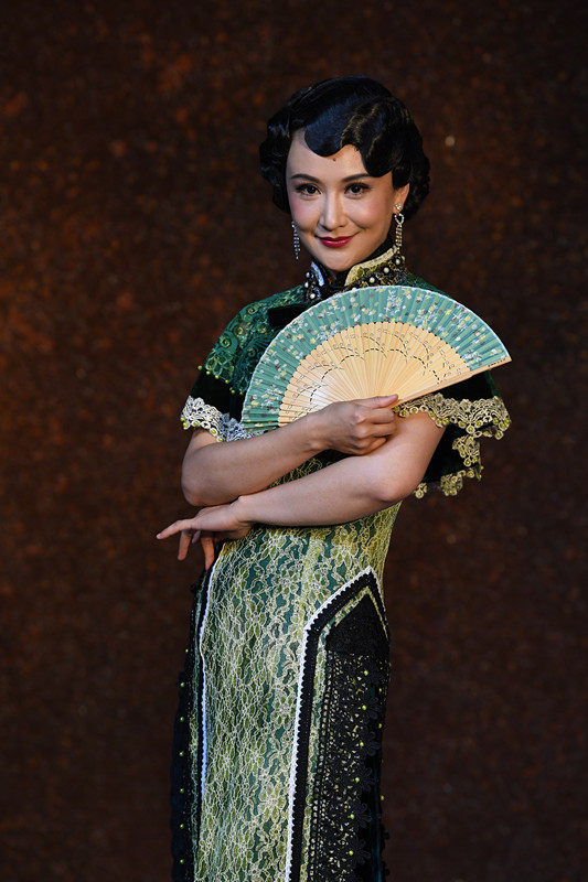 付瑶饰南方风尘女子