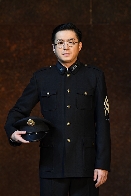 张瀚生饰典狱长