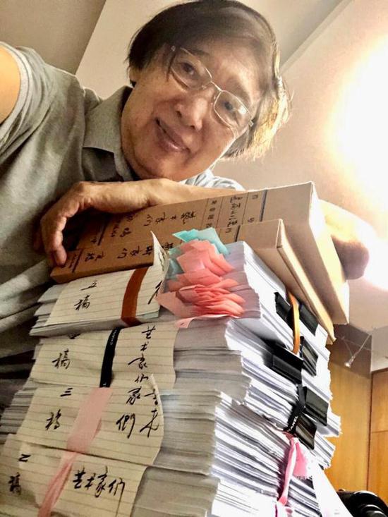 冯骥才新作《艺术家们》:用"两只笔"描绘五十年时代巨变