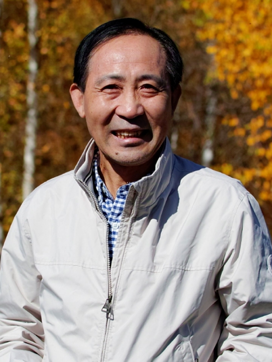 著名诗人,散文家,书评家,作家 徐鲁