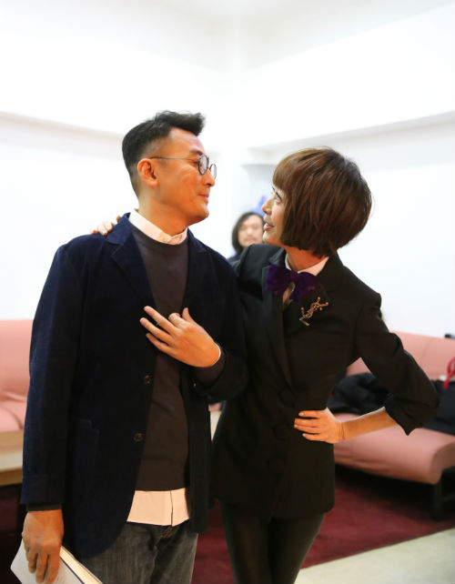 47岁鲁豫变身"知心姐姐""闺密"窦文涛无条件支持