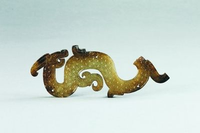 战国时期代表性玉器：龙形玉佩_手机新浪网