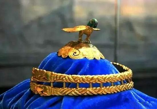 匈奴王冠上的鸟图片