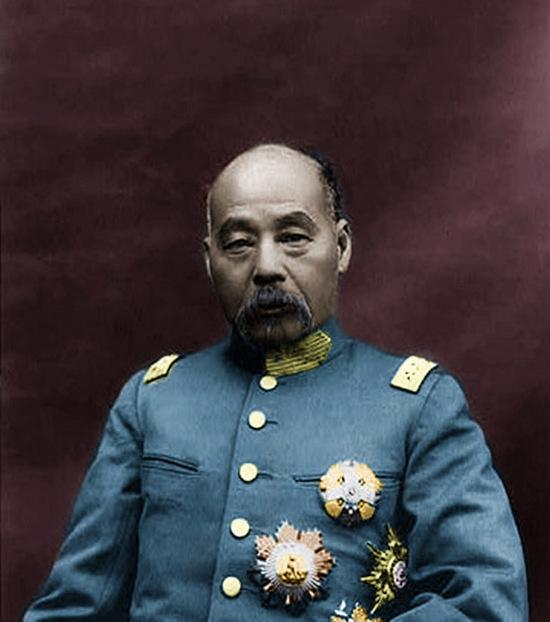 6月,冯国璋成为天津北洋军备私塾第一期步兵学员,在进修时代,他曾回