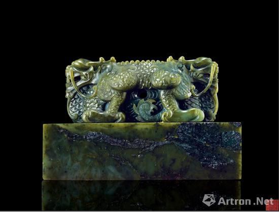 清 碧玉"天子信宝"玺