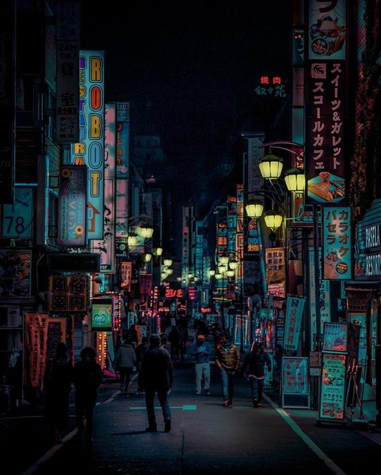 摄影师记录东京街头夜晚的霓虹灯_影像艺术_新浪收藏_新浪网