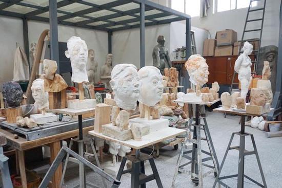 走进雕塑台 体验艺术家真实的工作与生活状态