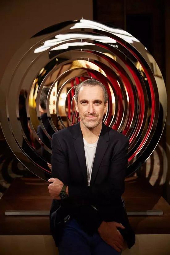 去年,他曾为remy martin人头马于上海拉法耶艺术中心举办了装置艺术展