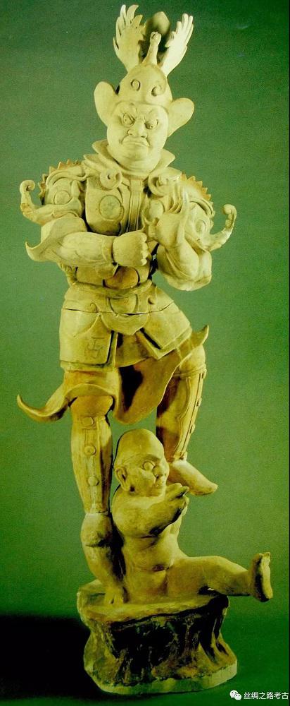 唐代护法神式镇墓俑的来源及其他