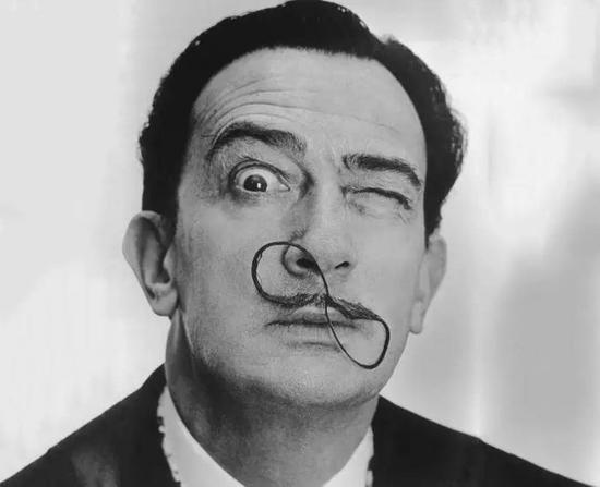 达利我的胡子非同凡响