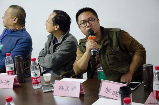 参展画家孙文科先生发言