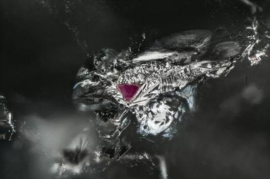 显微镜下的钻石