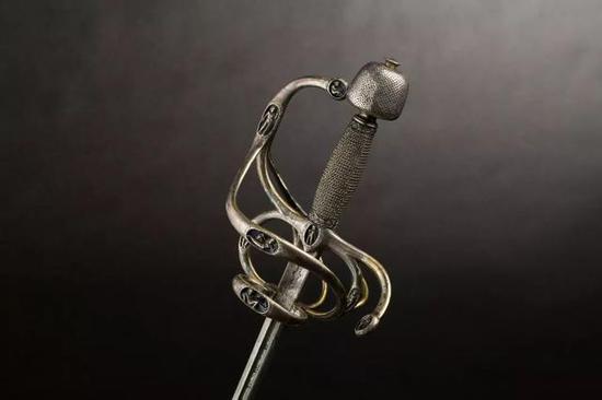 lot 5035 德国镀银戴护手刺剑,17世纪  起拍价:15