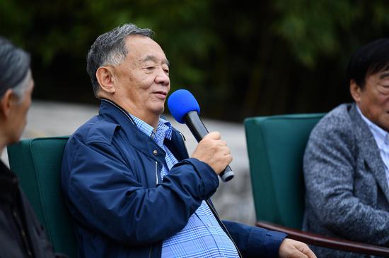 中国艺术摄影学会主席杨元惺致辞
