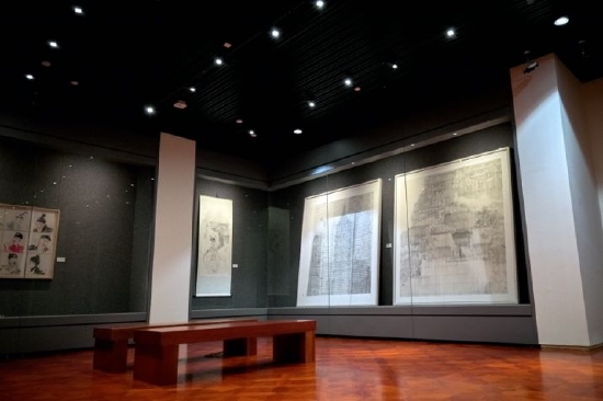 左一/左二,朱刚作品、右一/右二,毛冬华作品