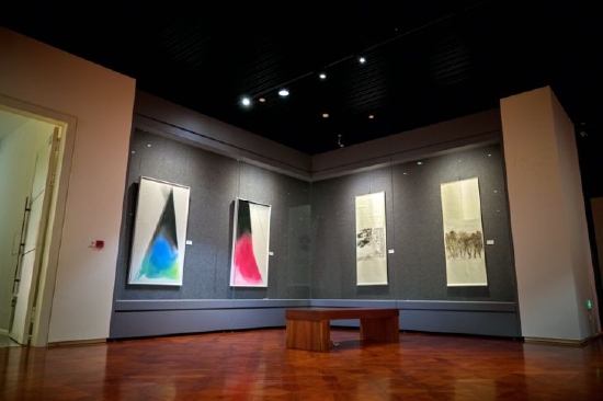 左一/左二,蔡广斌作品、右一/右二,陈翔作品