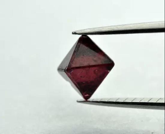 尖晶石也非凡物