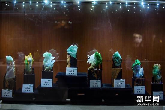 这是1月10日在瑞丽珠宝翡翠博物馆拍摄的馆藏品。
