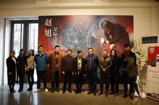 赵旭用油画诠释引力波