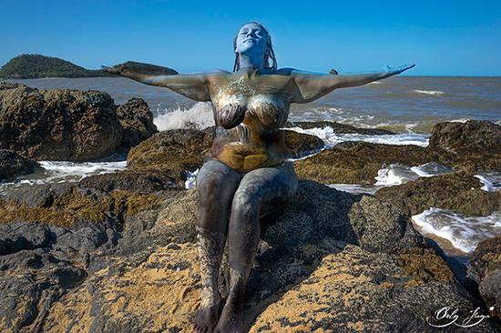 将人类真正融入自然的人体彩绘摄影