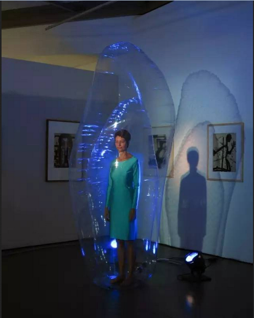 PVC材料的装置艺术也能如此美幻_当代艺术_新浪收藏_新浪网