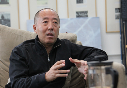 新浪当代艺术人物专访|张大力 不做标签化的艺术家