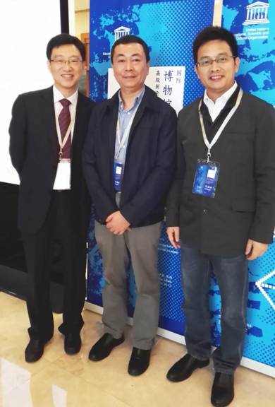 从左至右：广东省博物馆馆长 魏俊

　　广东省文化厅副厅长 刘启宇

　　南方文交所总经理 张志兵