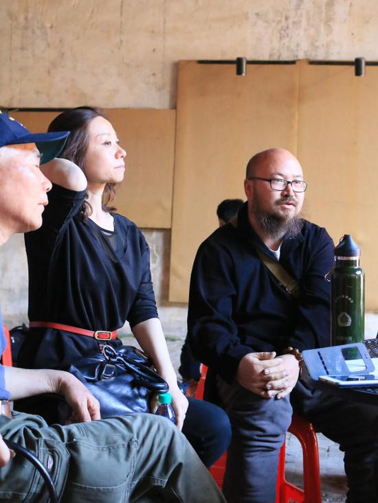 艺术家萨子先生在学术研讨会上发言艺术家肖胜杰先生