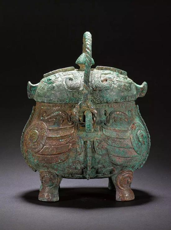 商 青铜提梁鹗卣
H:18cm