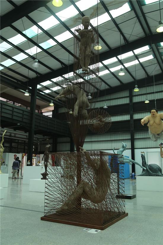 多维的力量广州美术学院雕塑系2017年毕业展开幕