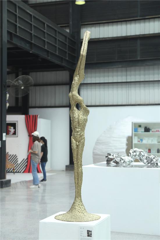多维的力量广州美术学院雕塑系2017年毕业展开幕