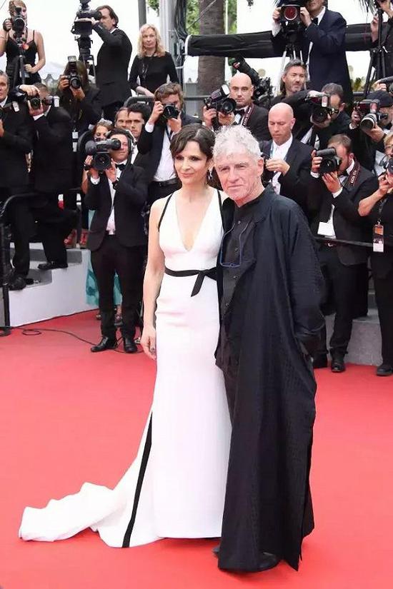 朱丽叶·比诺什与杜可风共同亮相戛纳红毯