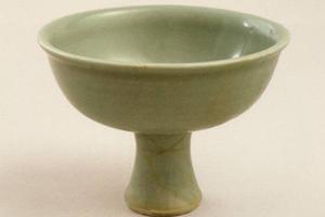 中国骨董　青磁　龍泉窯　高足杯 从几十万到几千万来看看元代最流行的高脚杯_手机新浪网