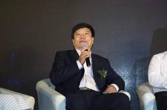 论坛嘉宾 中央党校中国领导科学杂志社美术总编,国宝书画院长 谢飞