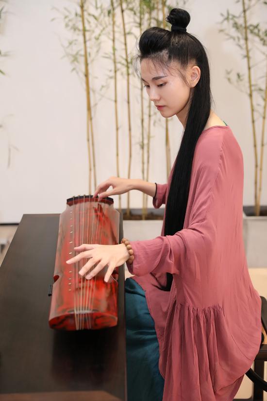 左琴右书艺术家作品联展亮相言午画廊