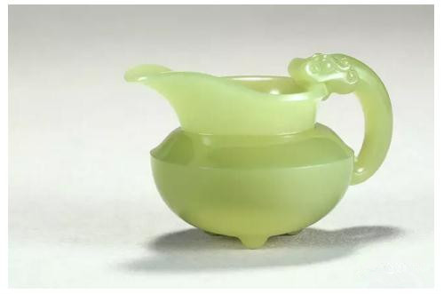 杨光 黄玉水注
8.6×5.6×5.0cm 106g